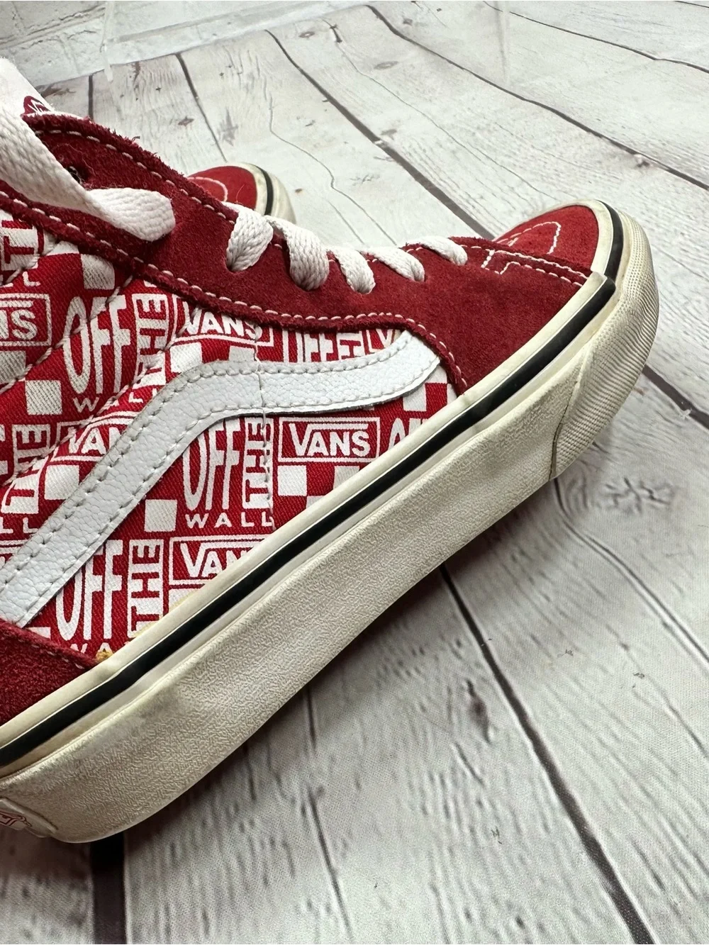 Vans off the wall Red High-Top Graphic Sk8-Hi Sneakers kids 2 unisex skater
